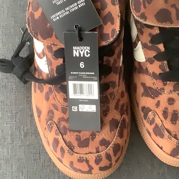 Women's nwt  Leopard Print Sneakers - Picture 3 of 5